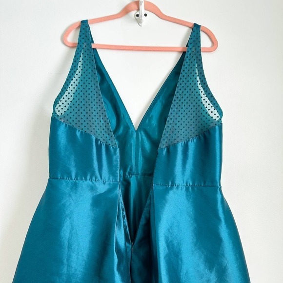 Monique Lhuillier Teal Mesh Formal Gown Sleeveless mesh insert Formal Dress 16 - Picture 10 of 13